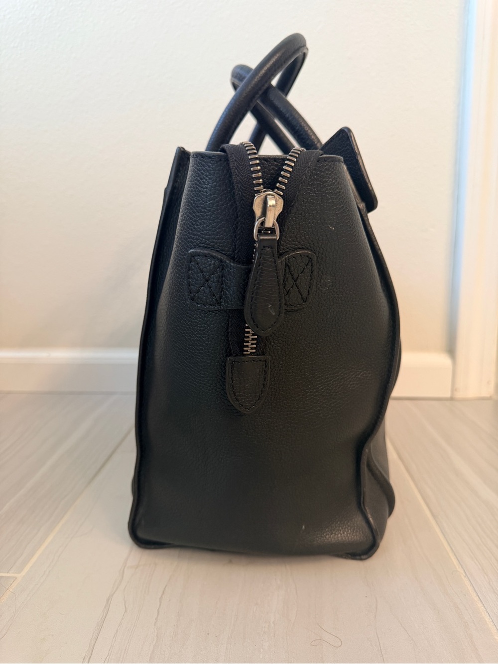 Celine Luggage Phantom Black with Silver Hardware - Picture 4 of 10